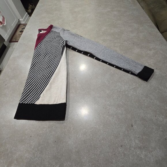 RW&CO. Women's Mixed Multi-Colors/Patterns Long Sleeves Knit Top - Size XS/TP - Picture 13 of 13